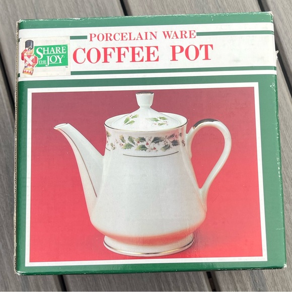 Vintage; Caldor; Porcelain Ware; Coffee Pot; Holiday Holly Leaf Design; In Box - Picture 9 of 10